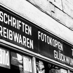 DEFOTO Bayreuth Dirk E. Ellmer. Schaufenster Zeitungskiosk